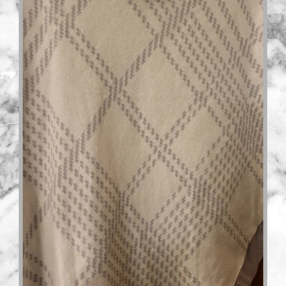 °°CHICO'S REVERSIBLE PONCHO°° - Picture 2 of 4